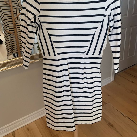 Dress - Picture 2 of 5